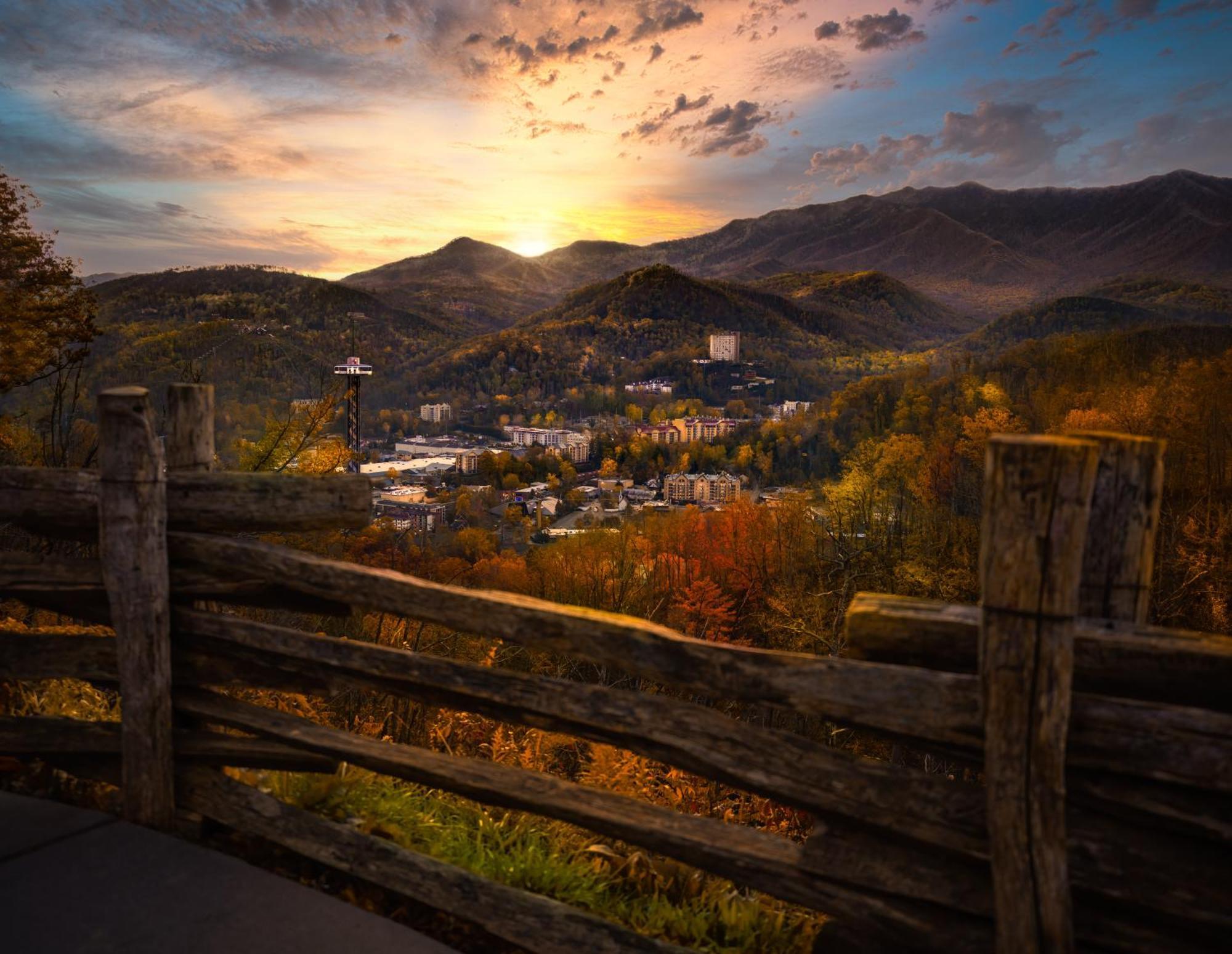 Mountain Eden, Hot Tub, Resort Pool, Wifi, 1089 Free Tickets Each Paid Day, Dollywood And More 蓋特林堡 外观 照片