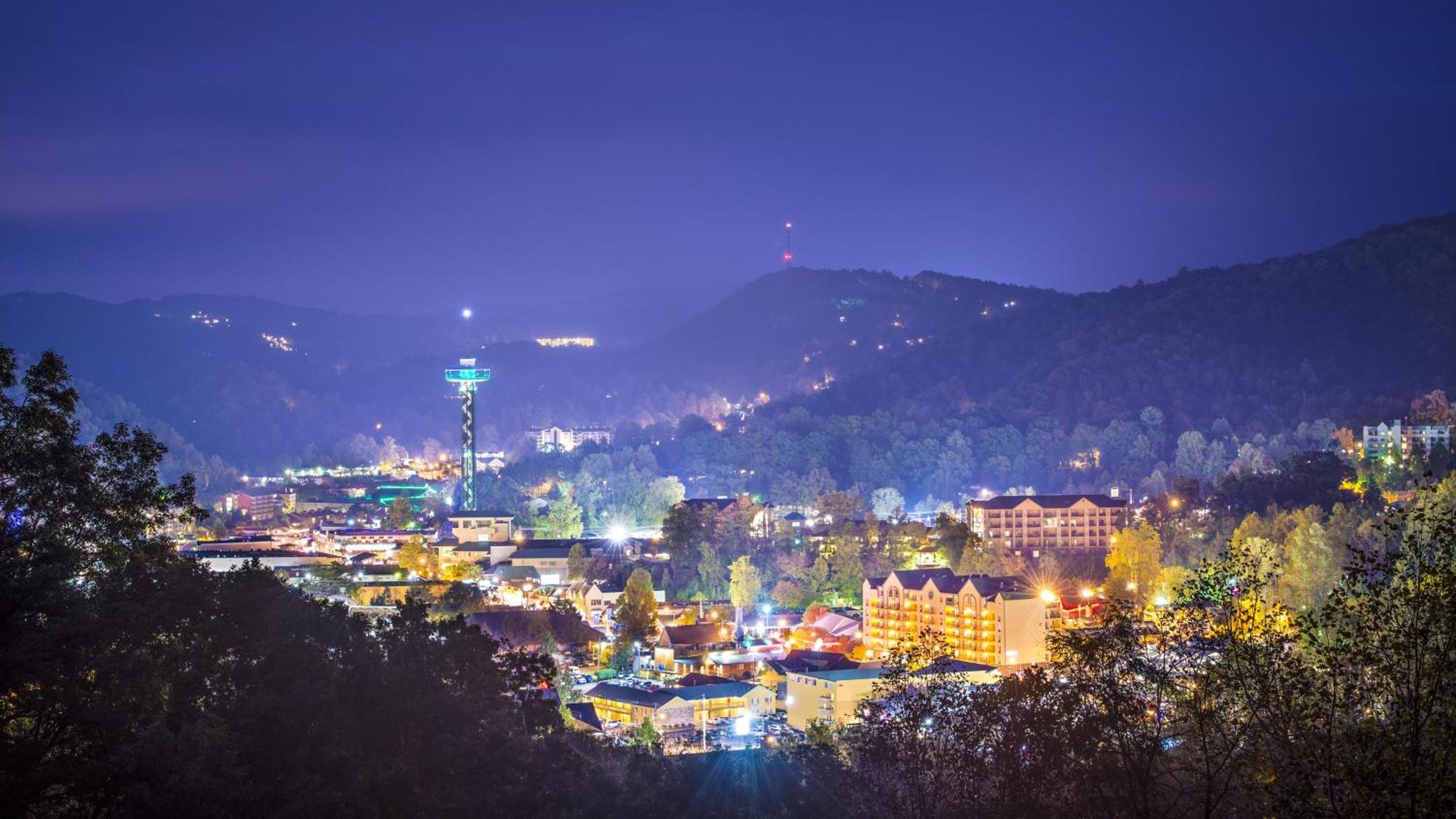 Mountain Eden, Hot Tub, Resort Pool, Wifi, 1089 Free Tickets Each Paid Day, Dollywood And More 蓋特林堡 外观 照片