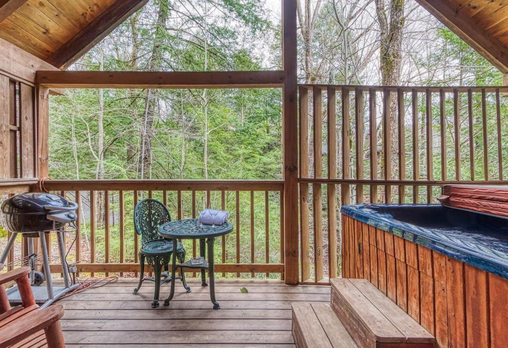 Mountain Eden, Hot Tub, Resort Pool, Wifi, 1089 Free Tickets Each Paid Day, Dollywood And More 蓋特林堡 外观 照片