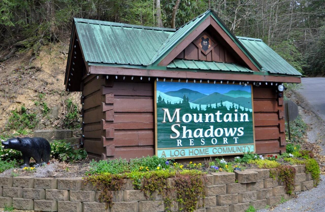 Mountain Eden, Hot Tub, Resort Pool, Wifi, 1089 Free Tickets Each Paid Day, Dollywood And More 蓋特林堡 外观 照片